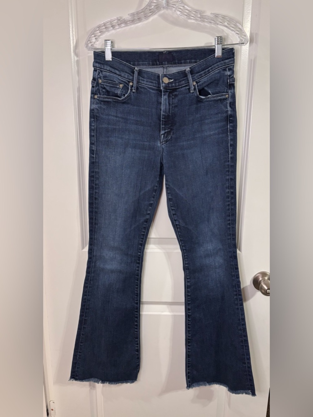 MOTHER The Weekender Fray Flare Jean in Disco Dolls Wash Women's Size 29